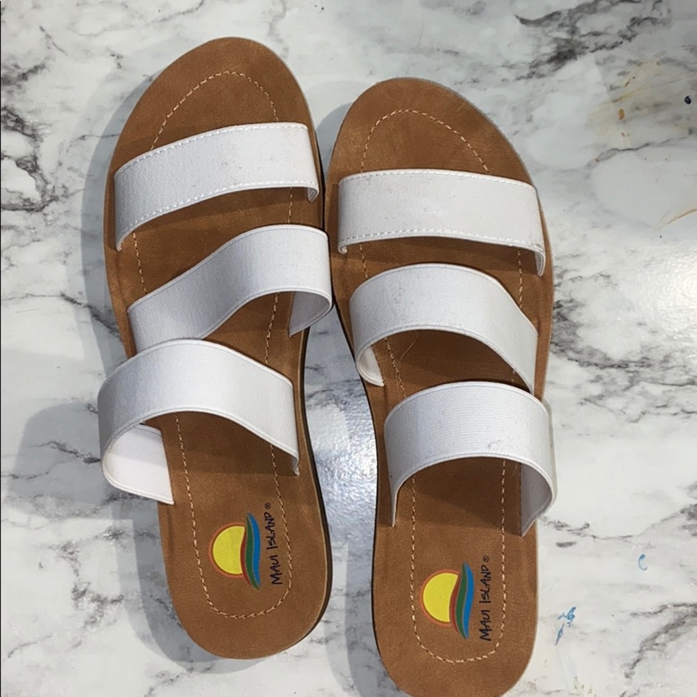 sandals never worn